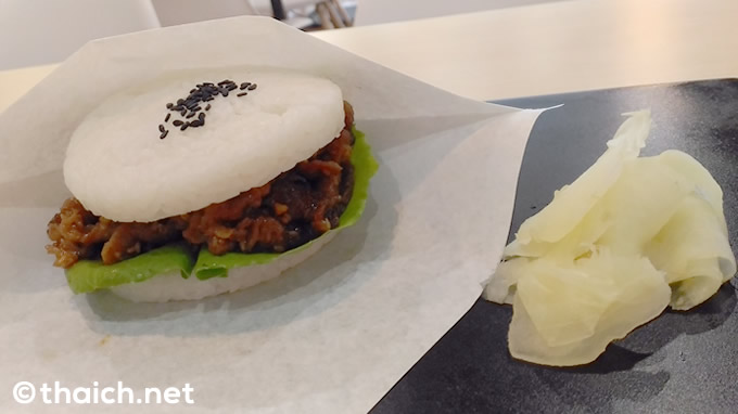 「ポークしゃぶ寿司バーガー（Pork shabu sushi burger）」（130バーツ）
