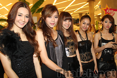 かわいいバンコク で見る 11年に活躍のタイのアイドルユニット タイランドハイパーリンクス Thai Hyper