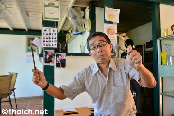 アンコールワットの町で、超大盛りかつ丼に挑戦!