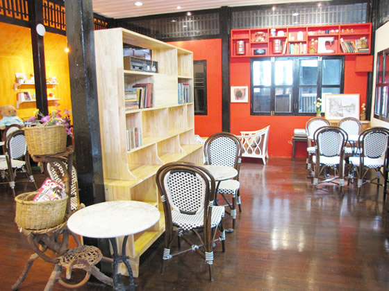 THE FABULOUS Dessert Cafe