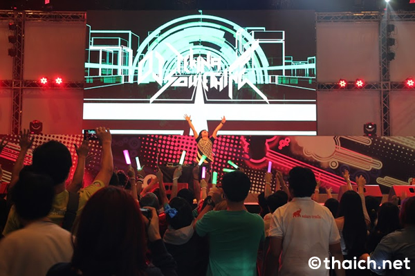 DJ'TEKINA//SOMETHING＆八王子P 独占インタビュー in タイ・バンコク[THAILAND COMIC CON 2015] 