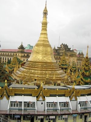 ヤンゴン観光名所：スーレー・パゴダ(スーレー・パヤー)