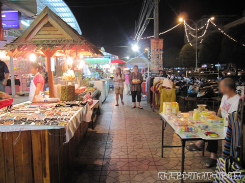 ウドンタニ・ナイトマーケットの様子