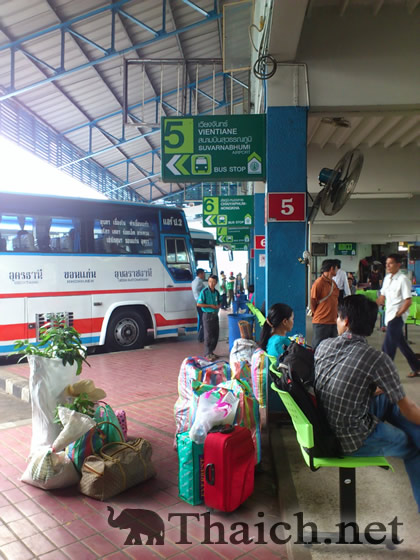 ビエンチャン行き国際バス