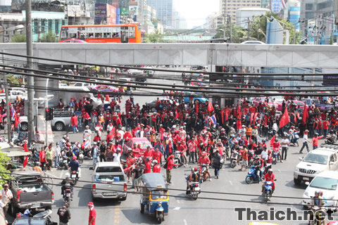 プラトゥーナム交差点の赤服デモ 2010年4月10日