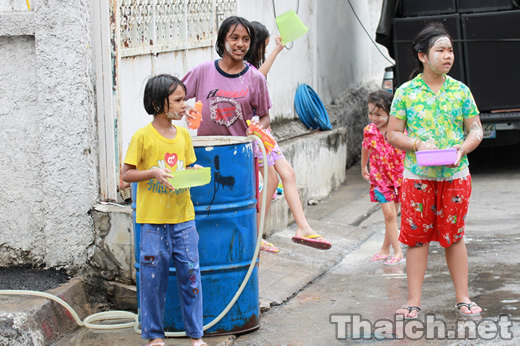 ソンクラーン（タイ正月・水かけ祭り）2011