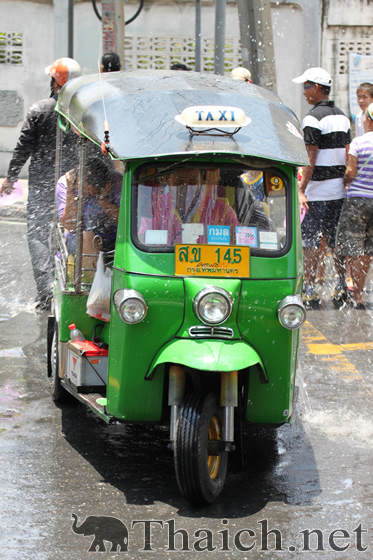 ソンクラーン（タイ正月・水かけ祭り）2012