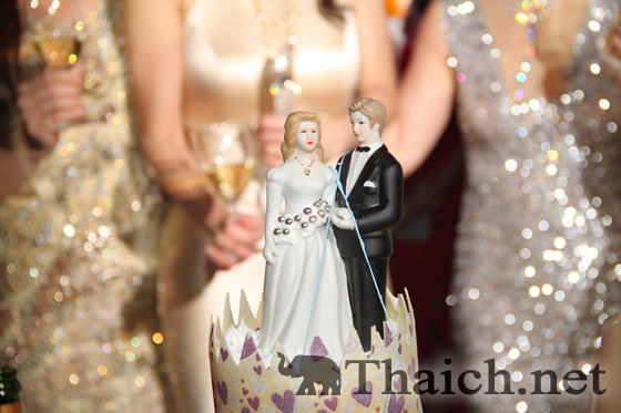 タイの芸能人たちが大集合! Star Party 23rd TV Pool