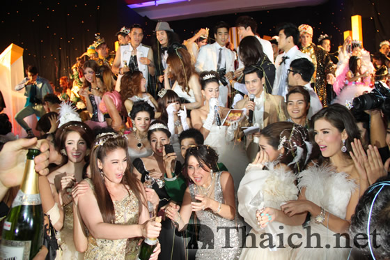 タイの芸能人たちが大集合! Star Party 23rd TV Pool