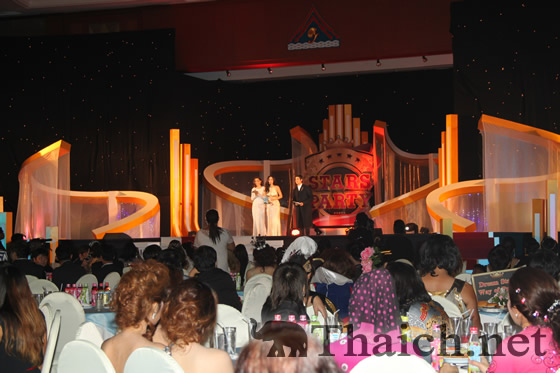 タイの芸能人たちが大集合! Star Party 23rd TV Pool