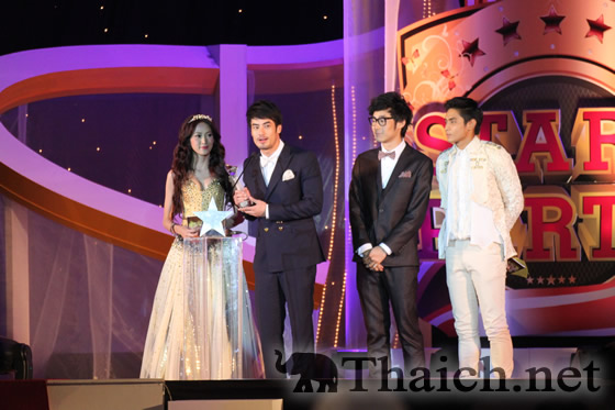 タイの芸能人たちが大集合! Star Party 23rd TV Pool