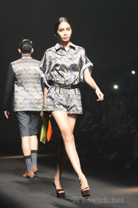 27 FRIDAY-ELLEファッションウィーク2012 秋冬