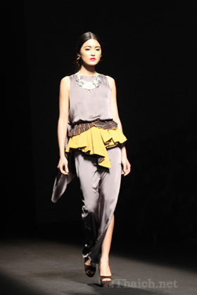 27 FRIDAY-ELLEファッションウィーク2012 秋冬