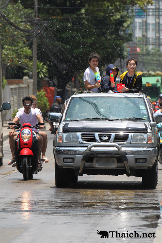 2013年ソンクラーン（タイ正月・水かけ祭り）の様子