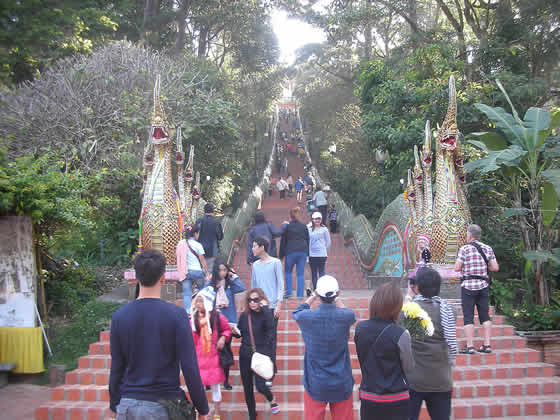 ワット・プラタートドーイステープ