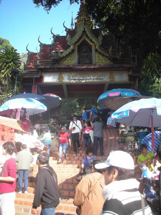 ワット・プラタートドーイステープ