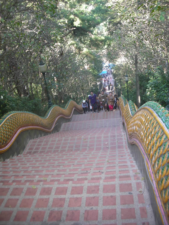 ワット・プラタートドーイステープ