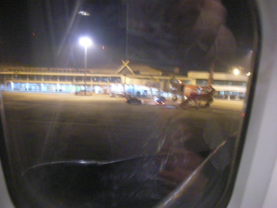 ココは難民キャンプか？ピーク時のチェンマイ空港にびっくり！