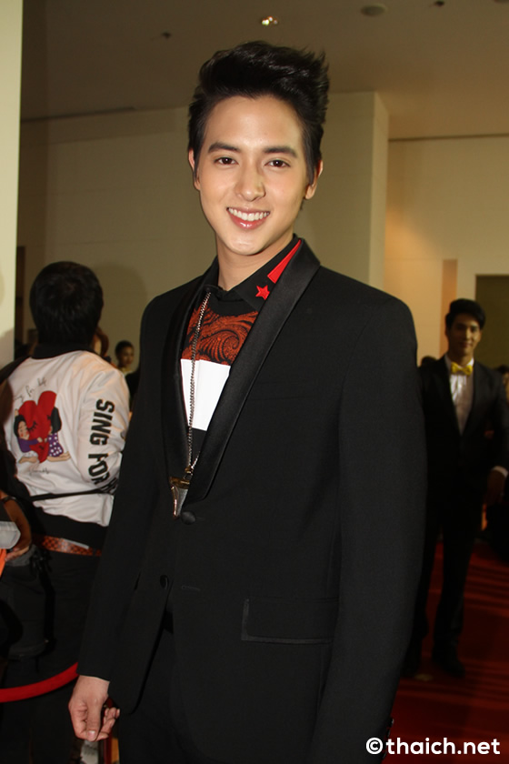 ジェームス=ジラユ タンシリースック(James-Jirayu Tangsrisuk,เจมส์-จิรายุ ตั้งศรีสุข)