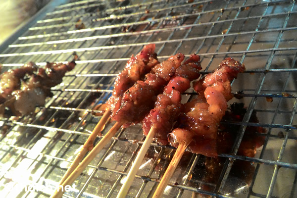 【バンセーン】グリーンカレー味の豚の串焼き「ムーピンキアオワーン」のお店