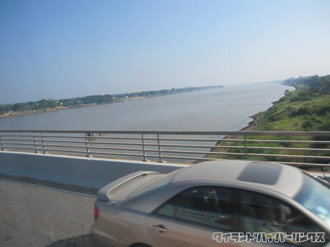 タイ－ラオス友好橋 メコン川横断