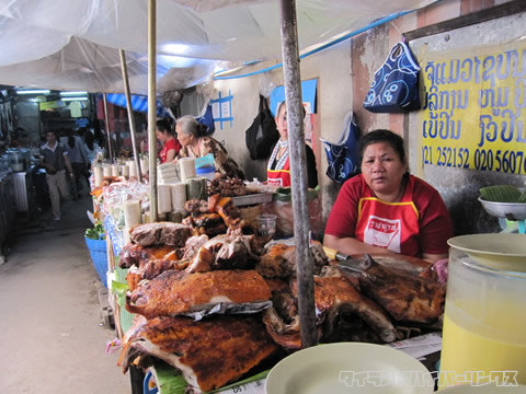 ムーヨー売りや焼豚売り屋台