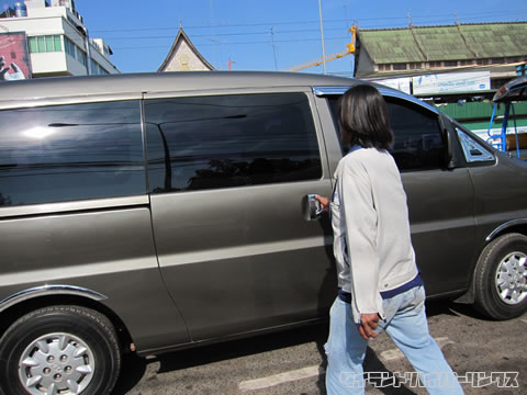 タラートサオバスターミナル 国際バスチケット売り場