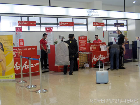 ウドンタニ国際空港 チェックインカウンター