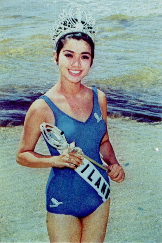 現在67歳！1965年のミス・ユニバースでグランプリに輝いたタイ代表アプサラ－・ホンサクンさんの美貌【TVウォッチング】