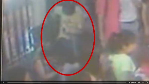 ビデオに映った怪しい黄色いシャツを着た黒いリュックサックの男－ラチャプラソン交差点テロ事件で