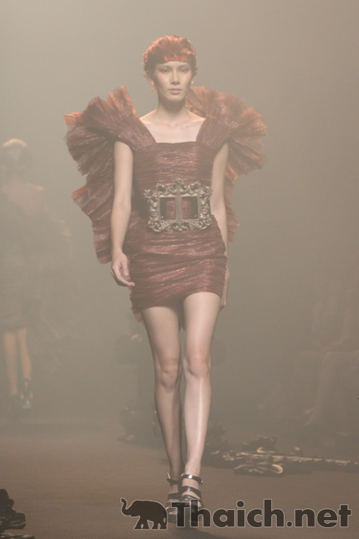 HOOK'S-ELLE Fashion Week 2011 Autumn/Winter at CentralWorld