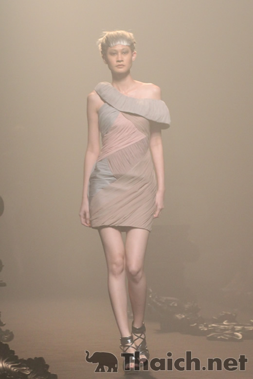 HOOK'S-ELLE Fashion Week 2011 Autumn/Winter at CentralWorld