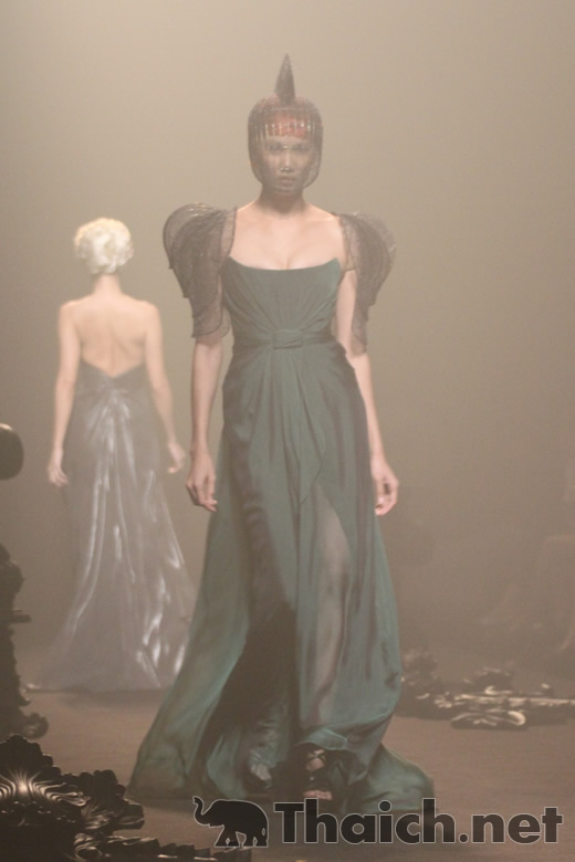 HOOK'S-ELLE Fashion Week 2011 Autumn/Winter at CentralWorld