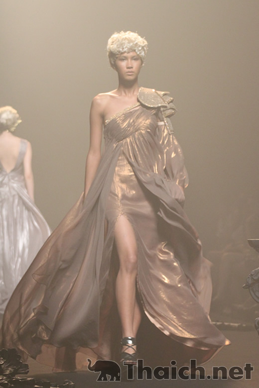 HOOK'S-ELLE Fashion Week 2011 Autumn/Winter at CentralWorld