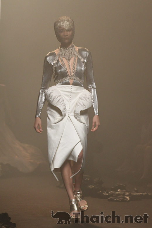 HOOK'S-ELLE Fashion Week 2011 Autumn/Winter at CentralWorld