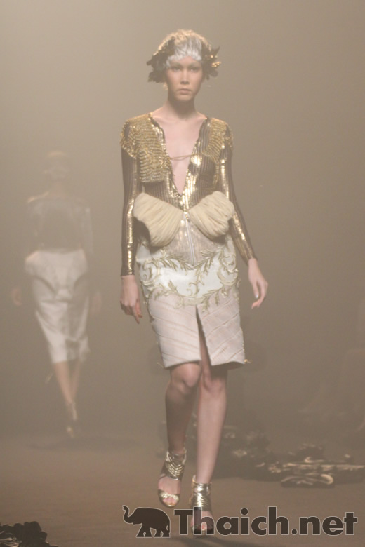 HOOK'S-ELLE Fashion Week 2011 Autumn/Winter at CentralWorld