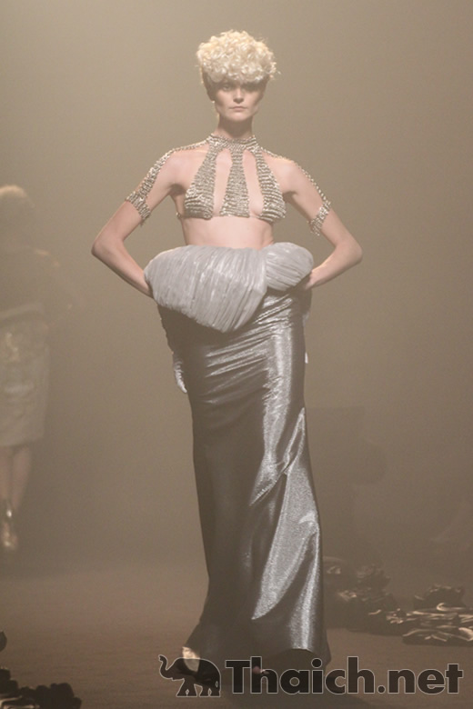 HOOK'S-ELLE Fashion Week 2011 Autumn/Winter at CentralWorld