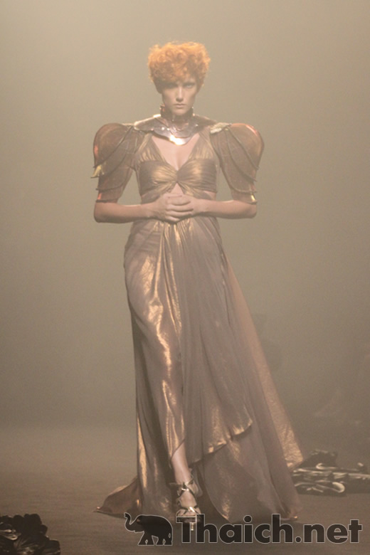 HOOK'S-ELLE Fashion Week 2011 Autumn/Winter at CentralWorld