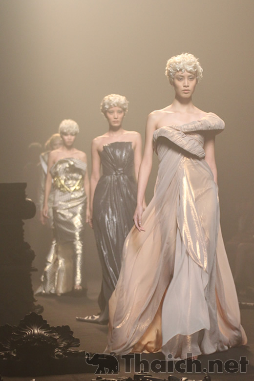 HOOK'S-ELLE Fashion Week 2011 Autumn/Winter at CentralWorld