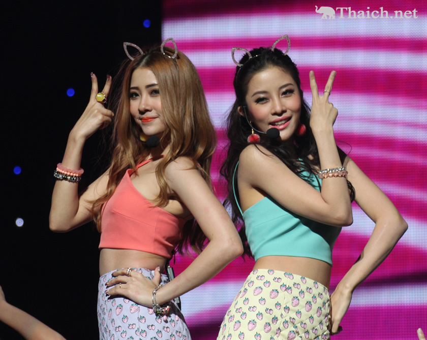 NEKO JUMPパフォーマンス＠ nine entertain AWARDS 2013