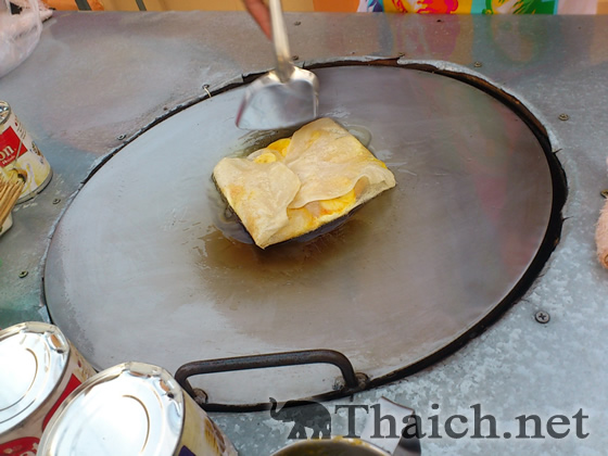 タイのパンケーキ・ロティの作り方を屋台で観る