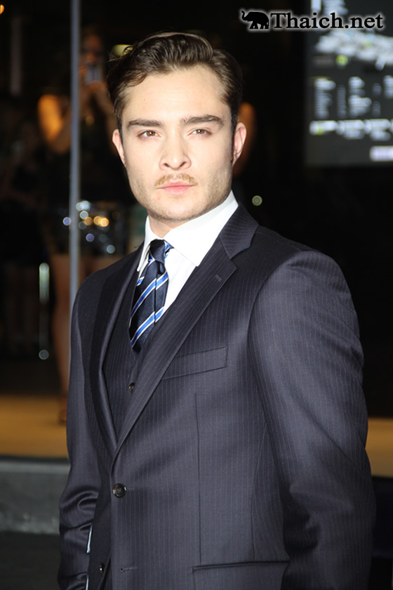 米国ドラマ・ゴシップガールの出演者たちが営業再開のサイアムセンターに登場