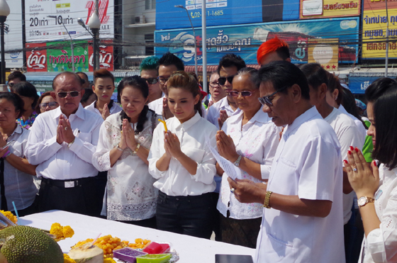 第15回 タカテーン・チョンラダー：新作発売と女神への奉納