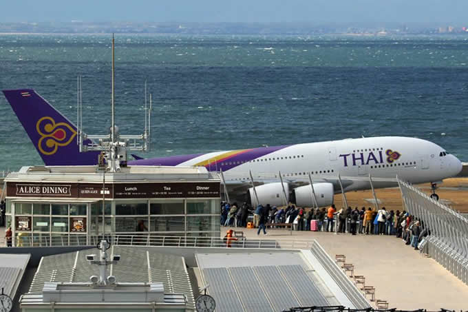 セントレア、タイ国際航空エアバスA380の誘導の様子を公開