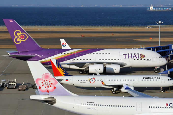 セントレア タイ国際航空エアバスa380の誘導の様子を公開 タイランドハイパーリンクス Thai Hyper