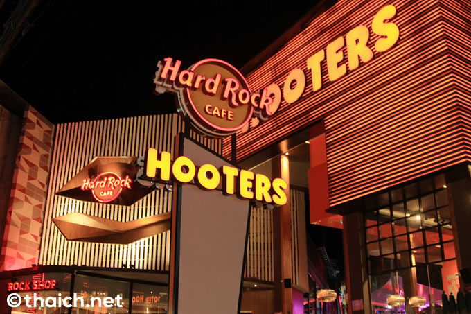 「Hard Rock CAFE」や「HOOTERS」