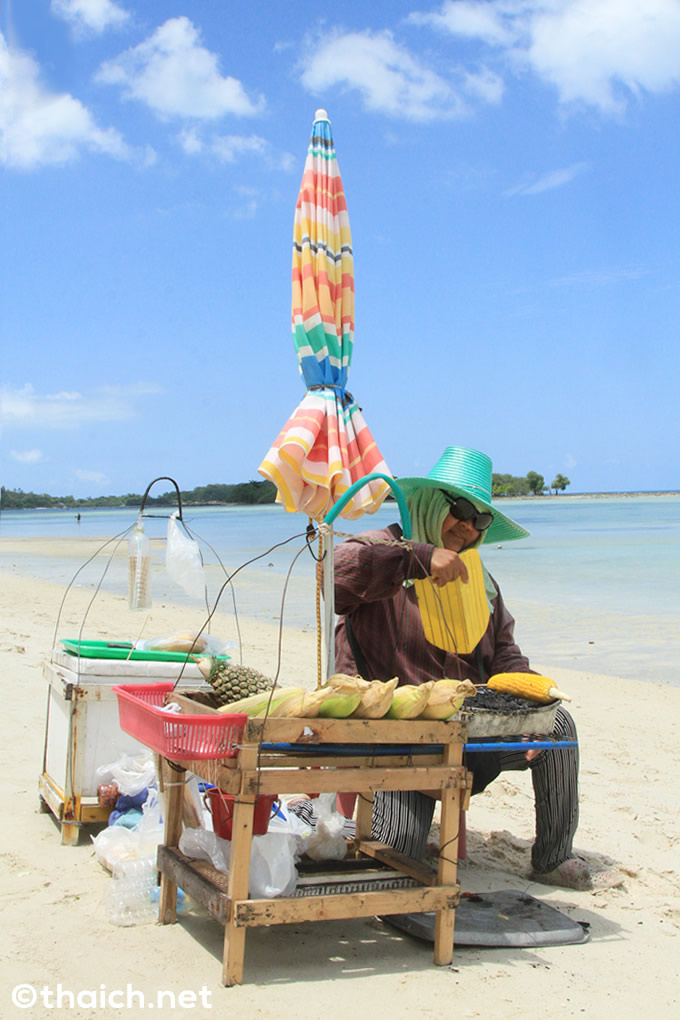 チャウエンビーチのトウモロコシ売り チャウエンビーチのトウモロコシ売り
