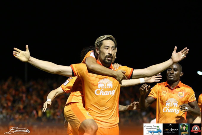 現役ベテラン選手の活躍と、オヤジ草サッカー選手の抵抗