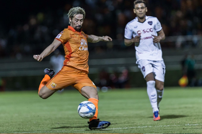 現役ベテラン選手の活躍と、オヤジ草サッカー選手の抵抗