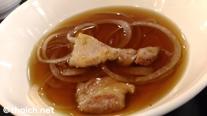 豚の焼き肉が299バーツで2時間食べ放題 豚の焼き肉が299バーツで2時間食べ放題